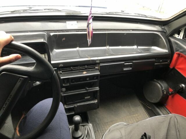 ВАЗ 2108 1986 в Горишние Плавни (Комсомольск) на Automoto.ua Белый ВАЗ 2108, объемом двигателя 1.3 л и пробегом 225 тыс. км за 988 $, фото 4 на Automoto.ua