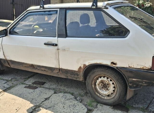 Белый ВАЗ 2108, объемом двигателя 1.5 л и пробегом 370 тыс. км за 361 $, фото 2 на Automoto.ua