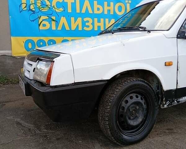 Белый ВАЗ 2108, объемом двигателя 1.3 л и пробегом 345 тыс. км за 719 $, фото 4 на Automoto.ua