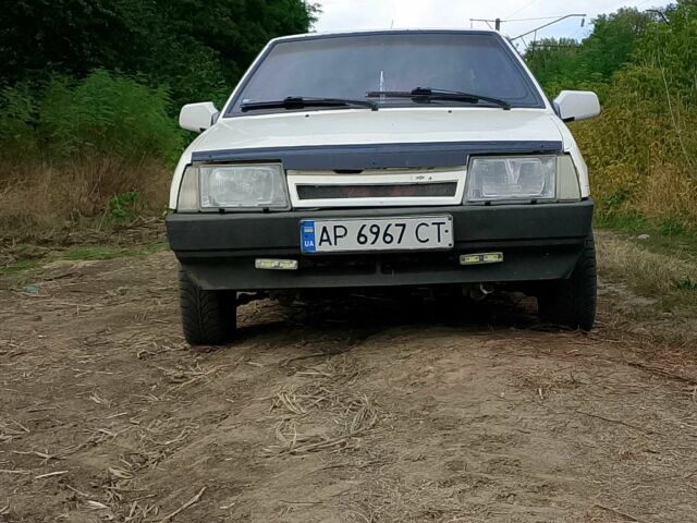 Белый ВАЗ 2108, объемом двигателя 1.3 л и пробегом 100 тыс. км за 1000 $, фото 4 на Automoto.ua