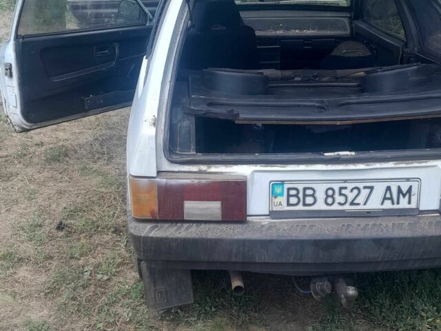 ВАЗ 2108 1987 в Кривом Роге на Automoto.ua Белый ВАЗ 2108, объемом двигателя 1.5 л и пробегом 500 тыс. км за 672 $, фото 2 на Automoto.ua
