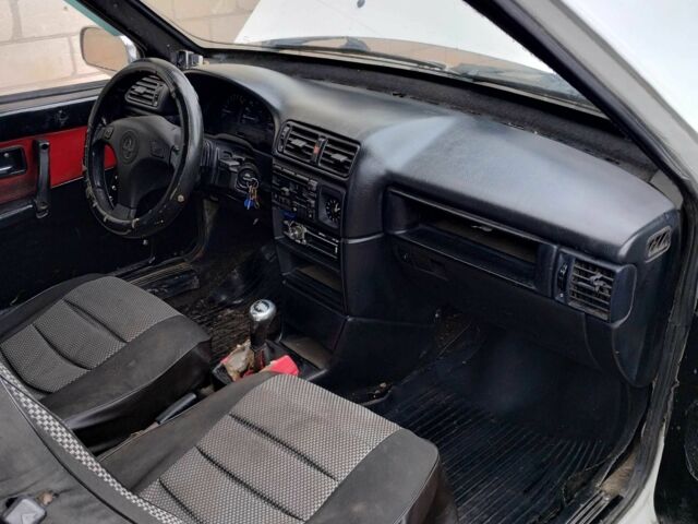 ВАЗ 2108 1987 у Черкасах на Automoto.ua Білий ВАЗ 2108, об'ємом двигуна 1.3 л та пробігом 200 тис. км за 594 $, фото 6 на Automoto.ua