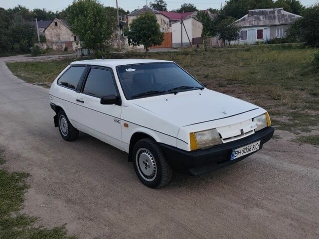 Белый ВАЗ 2108, объемом двигателя 1.3 л и пробегом 250 тыс. км за 950 $, фото 1 на Automoto.ua