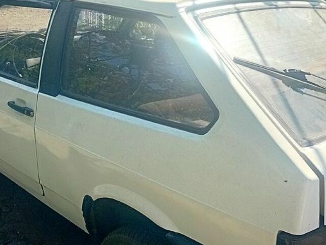 Белый ВАЗ 2108, объемом двигателя 1 л и пробегом 300 тыс. км за 672 $, фото 1 на Automoto.ua