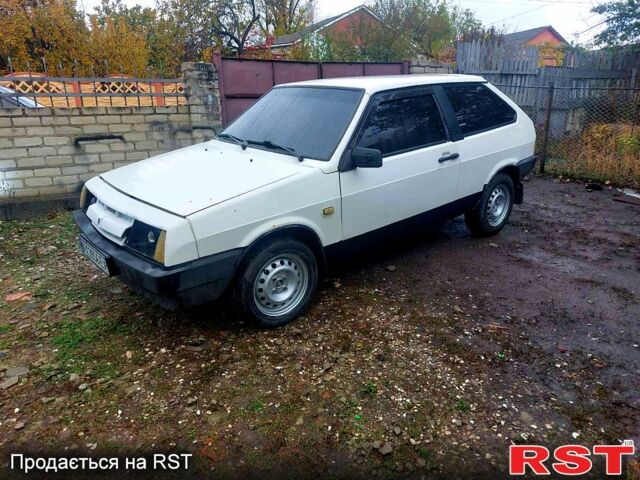 Белый ВАЗ 2108, объемом двигателя 1.3 л и пробегом 222 тыс. км за 850 $, фото 2 на Automoto.ua