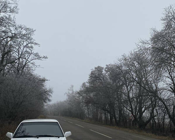 Белый ВАЗ 2108, объемом двигателя 1.29 л и пробегом 80 тыс. км за 3200 $, фото 4 на Automoto.ua