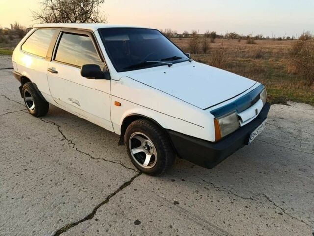 Белый ВАЗ 2108, объемом двигателя 1.3 л и пробегом 100 тыс. км за 1100 $, фото 1 на Automoto.ua