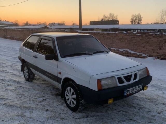 Белый ВАЗ 2108, объемом двигателя 1.3 л и пробегом 203 тыс. км за 1100 $, фото 1 на Automoto.ua