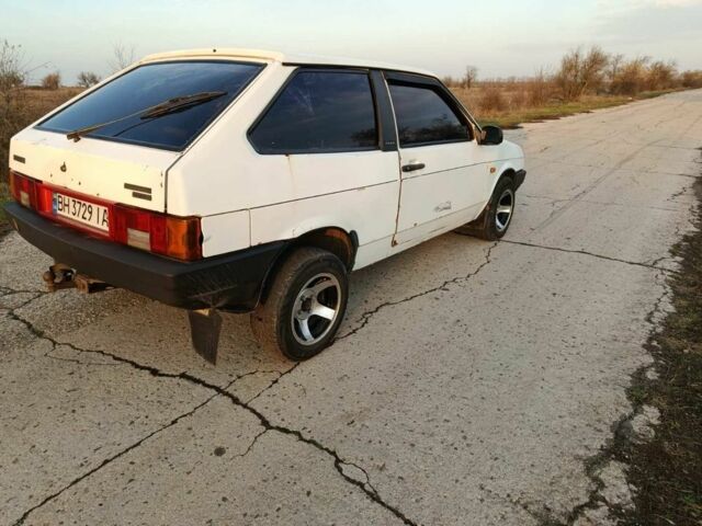 Белый ВАЗ 2108, объемом двигателя 1.3 л и пробегом 100 тыс. км за 1100 $, фото 2 на Automoto.ua