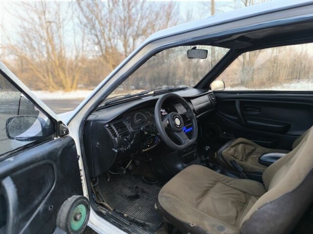 Белый ВАЗ 2108, объемом двигателя 1.5 л и пробегом 200 тыс. км за 524 $, фото 4 на Automoto.ua