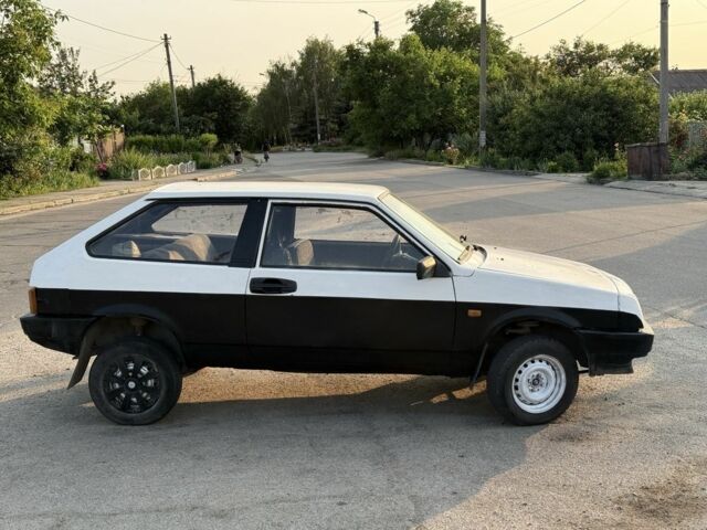 Белый ВАЗ 2108, объемом двигателя 1.3 л и пробегом 150 тыс. км за 424 $, фото 1 на Automoto.ua