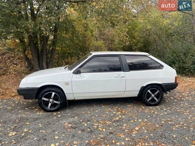 Белый ВАЗ 2108, объемом двигателя 1.3 л и пробегом 386 тыс. км за 600 $, фото 2 на Automoto.ua
