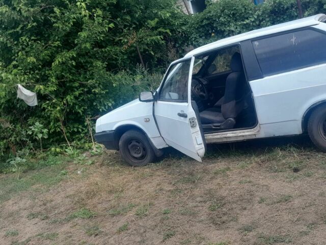 ВАЗ 2108 1987 в Кривом Роге на Automoto.ua Белый ВАЗ 2108, объемом двигателя 1.5 л и пробегом 500 тыс. км за 672 $, фото 1 на Automoto.ua