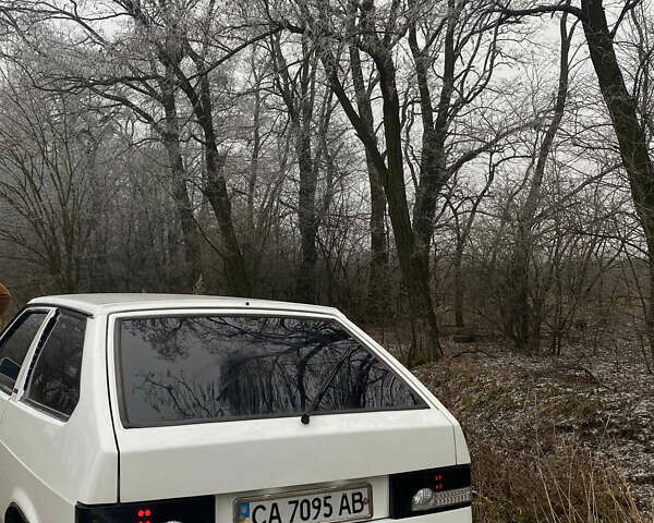 Белый ВАЗ 2108, объемом двигателя 1.29 л и пробегом 80 тыс. км за 3200 $, фото 6 на Automoto.ua