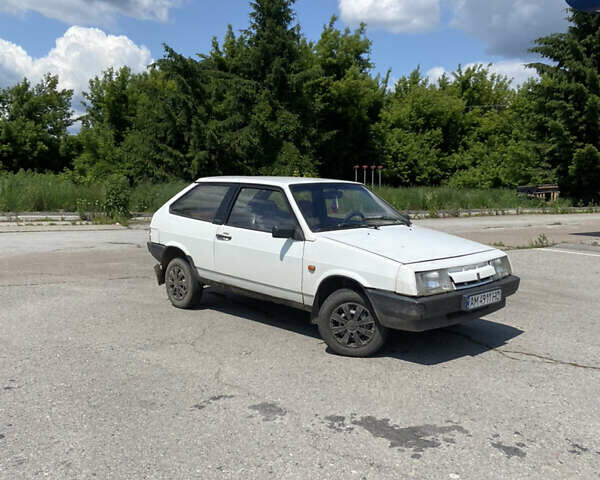 Белый ВАЗ 2108, объемом двигателя 1.3 л и пробегом 100 тыс. км за 750 $, фото 1 на Automoto.ua