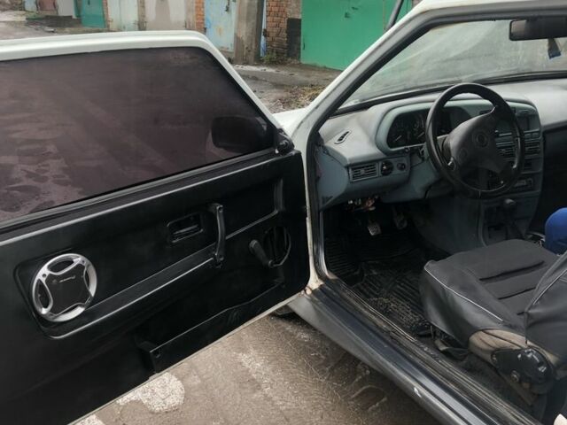 Белый ВАЗ 2108, объемом двигателя 1.5 л и пробегом 100 тыс. км за 879 $, фото 4 на Automoto.ua