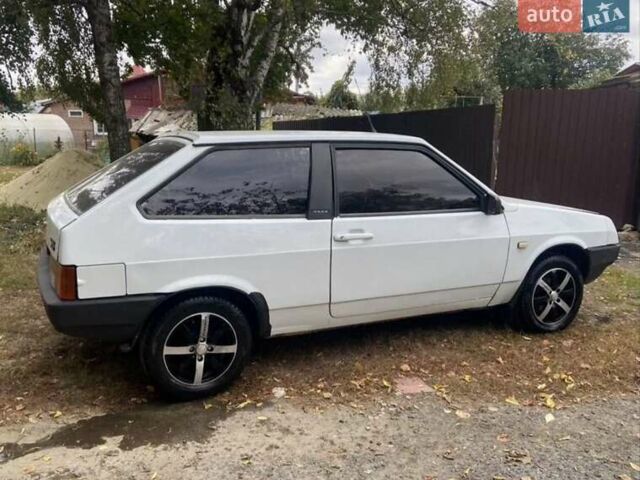 Белый ВАЗ 2108, объемом двигателя 1.3 л и пробегом 386 тыс. км за 600 $, фото 1 на Automoto.ua