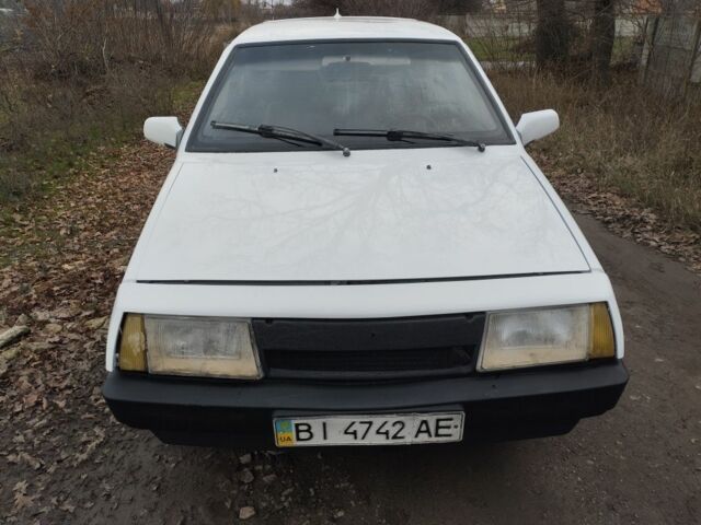 Белый ВАЗ 2108, объемом двигателя 1.3 л и пробегом 300 тыс. км за 750 $, фото 6 на Automoto.ua