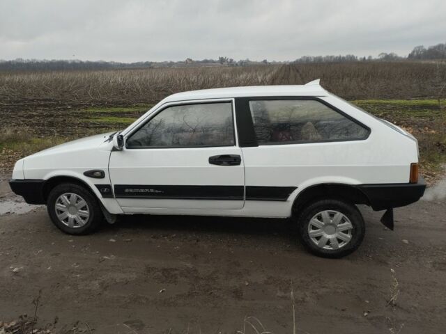 Белый ВАЗ 2108, объемом двигателя 1.3 л и пробегом 300 тыс. км за 750 $, фото 4 на Automoto.ua