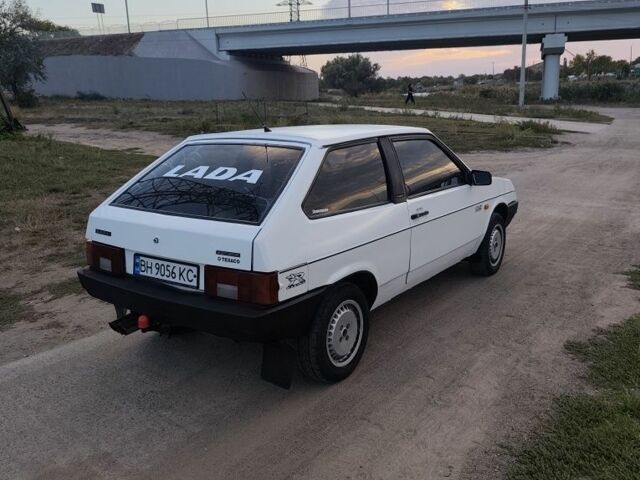 Белый ВАЗ 2108, объемом двигателя 1.3 л и пробегом 250 тыс. км за 950 $, фото 3 на Automoto.ua