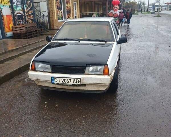 Белый ВАЗ 2108, объемом двигателя 1.3 л и пробегом 300 тыс. км за 700 $, фото 2 на Automoto.ua