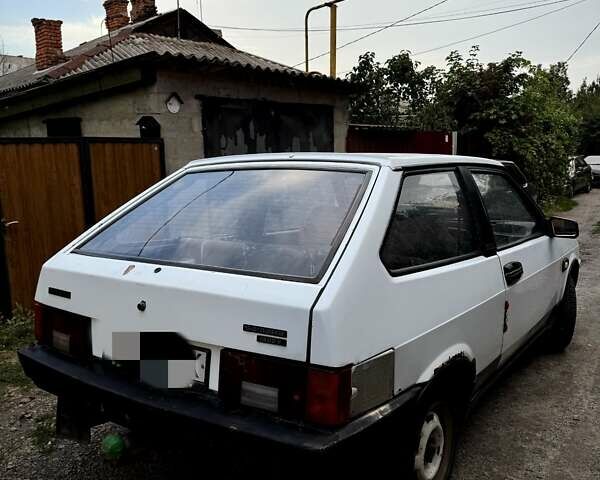 Белый ВАЗ 2108, объемом двигателя 1.5 л и пробегом 45 тыс. км за 896 $, фото 5 на Automoto.ua
