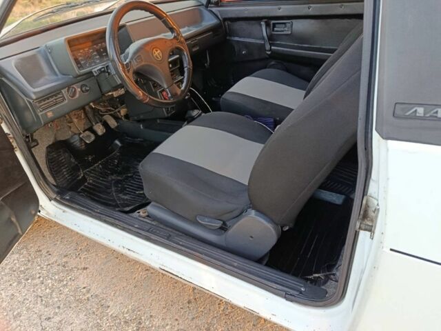 Белый ВАЗ 2108, объемом двигателя 1.3 л и пробегом 100 тыс. км за 1100 $, фото 4 на Automoto.ua