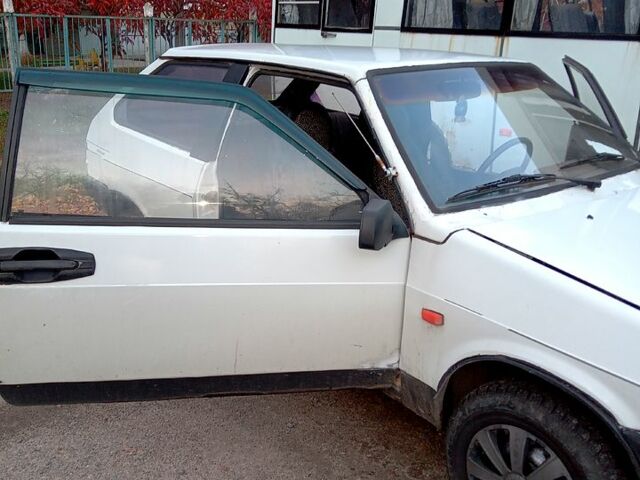 Белый ВАЗ 2108, объемом двигателя 1.5 л и пробегом 252 тыс. км за 650 $, фото 6 на Automoto.ua