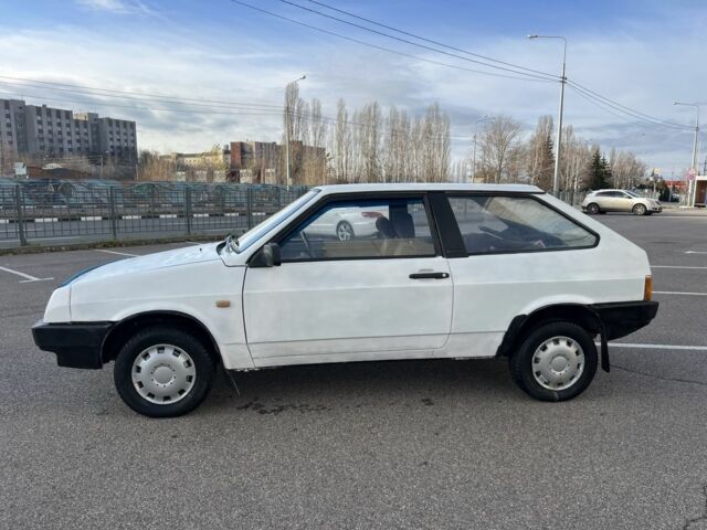 Белый ВАЗ 2108, объемом двигателя 1.3 л и пробегом 200 тыс. км за 850 $, фото 2 на Automoto.ua