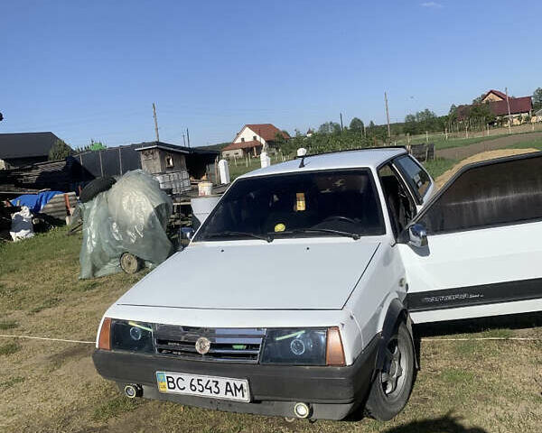 ВАЗ 2108 1987 в Яворове на Automoto.ua Белый ВАЗ 2108, объемом двигателя 1.5 л и пробегом 100 тыс. км за 1500 $, фото 1 на Automoto.ua