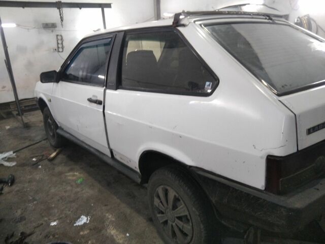 Белый ВАЗ 2108, объемом двигателя 1.3 л и пробегом 89 тыс. км за 850 $, фото 5 на Automoto.ua