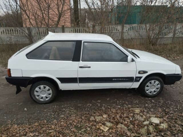 Белый ВАЗ 2108, объемом двигателя 1.3 л и пробегом 300 тыс. км за 750 $, фото 5 на Automoto.ua