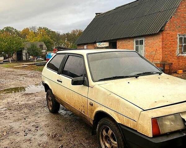 Белый ВАЗ 2108, объемом двигателя 1.5 л и пробегом 90 тыс. км за 850 $, фото 2 на Automoto.ua