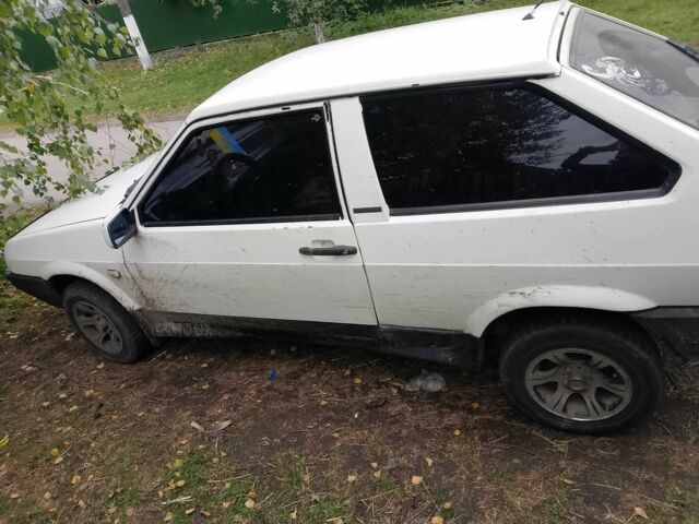 Белый ВАЗ 2108, объемом двигателя 1.3 л и пробегом 100 тыс. км за 1000 $, фото 3 на Automoto.ua