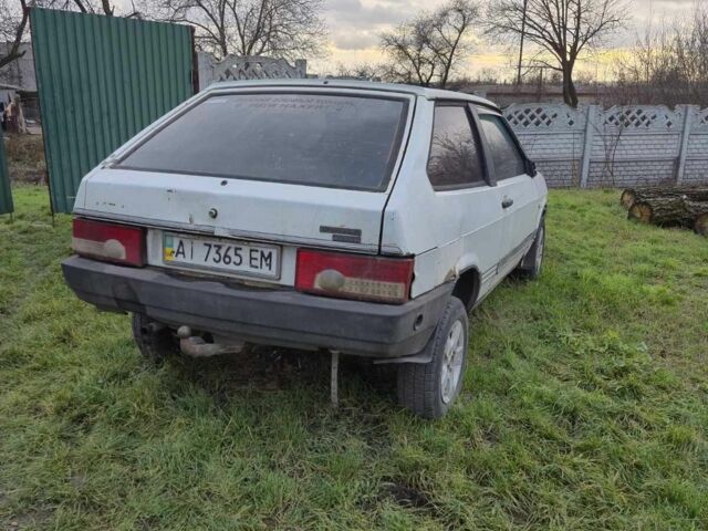 Белый ВАЗ 2108, объемом двигателя 1.3 л и пробегом 150 тыс. км за 500 $, фото 2 на Automoto.ua