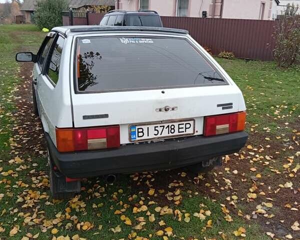 Белый ВАЗ 2108, объемом двигателя 1.29 л и пробегом 100 тыс. км за 1250 $, фото 1 на Automoto.ua