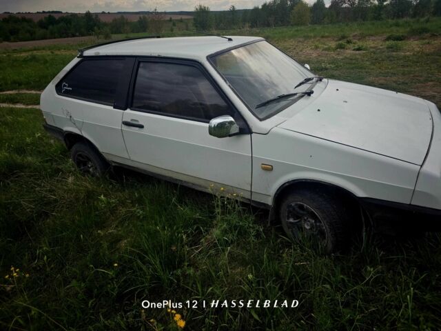 Белый ВАЗ 2108, объемом двигателя 1.5 л и пробегом 140 тыс. км за 450 $, фото 2 на Automoto.ua