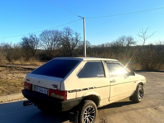 Белый ВАЗ 2108, объемом двигателя 1.5 л и пробегом 200 тыс. км за 780 $, фото 2 на Automoto.ua