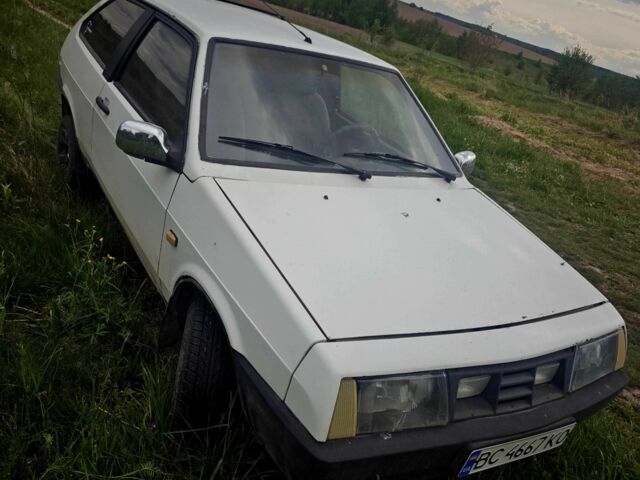 Белый ВАЗ 2108, объемом двигателя 1.5 л и пробегом 140 тыс. км за 450 $, фото 1 на Automoto.ua