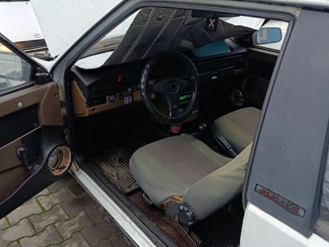 Белый ВАЗ 2108, объемом двигателя 1.3 л и пробегом 100 тыс. км за 770 $, фото 2 на Automoto.ua