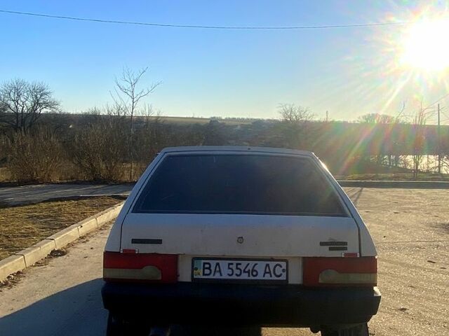 Белый ВАЗ 2108, объемом двигателя 1.5 л и пробегом 200 тыс. км за 780 $, фото 3 на Automoto.ua