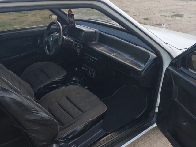 Белый ВАЗ 2108, объемом двигателя 1.3 л и пробегом 250 тыс. км за 950 $, фото 6 на Automoto.ua