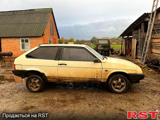 Белый ВАЗ 2108, объемом двигателя 1.5 л и пробегом 90 тыс. км за 850 $, фото 3 на Automoto.ua