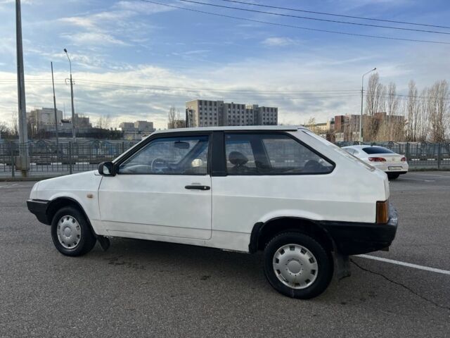 Белый ВАЗ 2108, объемом двигателя 1.3 л и пробегом 200 тыс. км за 850 $, фото 3 на Automoto.ua