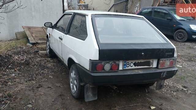 Белый ВАЗ 2108, объемом двигателя 1.6 л и пробегом 288 тыс. км за 600 $, фото 3 на Automoto.ua