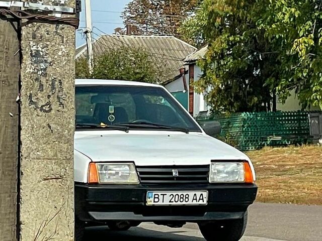 Белый ВАЗ 2108, объемом двигателя 1.3 л и пробегом 14 тыс. км за 800 $, фото 3 на Automoto.ua