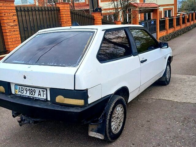Белый ВАЗ 2108, объемом двигателя 1.5 л и пробегом 310 тыс. км за 600 $, фото 4 на Automoto.ua