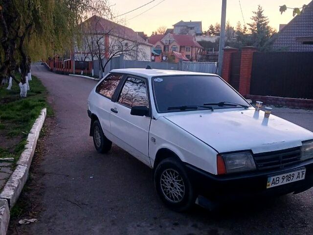 Белый ВАЗ 2108, объемом двигателя 1.5 л и пробегом 310 тыс. км за 600 $, фото 3 на Automoto.ua