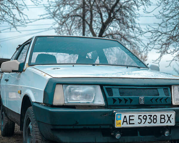 Белый ВАЗ 2108, объемом двигателя 1.3 л и пробегом 800 тыс. км за 800 $, фото 2 на Automoto.ua