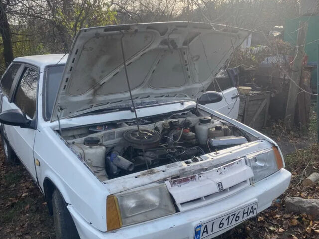 Белый ВАЗ 2108, объемом двигателя 1.3 л и пробегом 100 тыс. км за 298 $, фото 3 на Automoto.ua